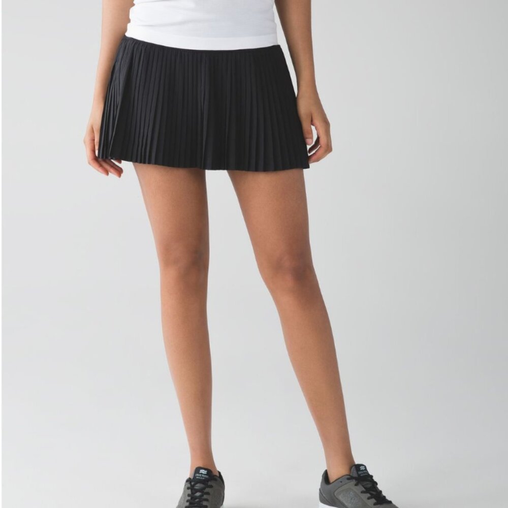 Lululemon Lululemon Pleat To Street Skirt II Size 10